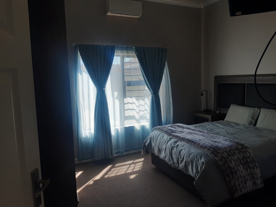 To Let 3 Bedroom Property for Rent in Hillside Free State